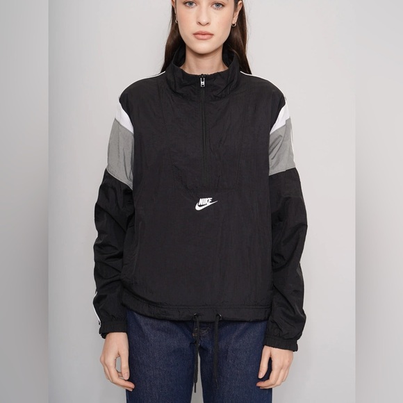 Nike vintage Women's Black and White Utility Jacket like new - Picture 1 of 6